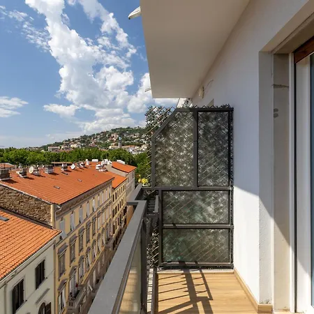 Apartment Sea View Terrace House